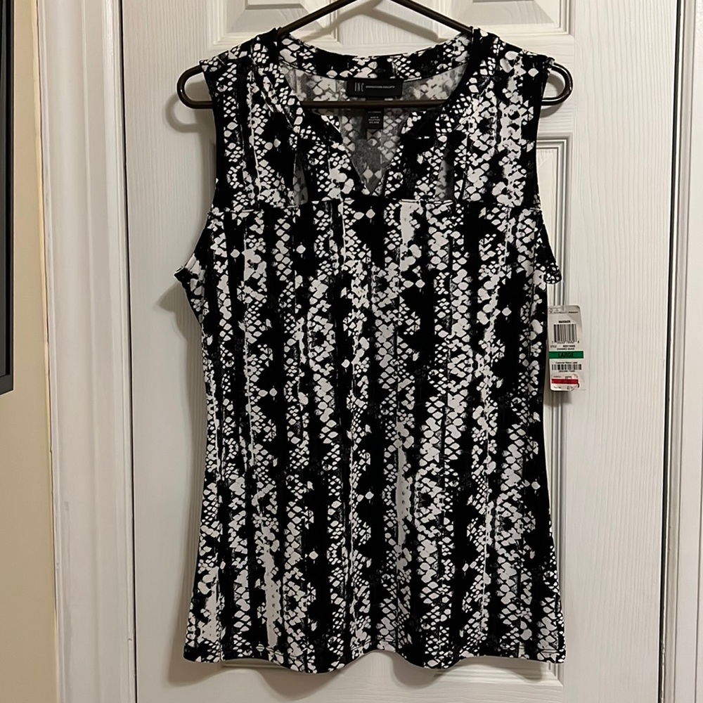 Inc International concepts black and white top